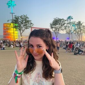 Meet your Posher, Julia